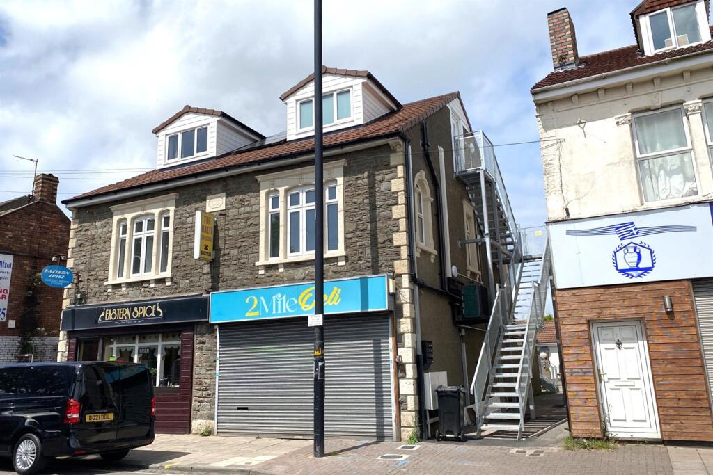 2 bed 1st Floor Flat for rent in Two Mile Hill. From Moorfields Estate Agents - Hanham