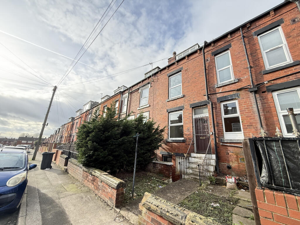 2 bed Mid Terraced House for rent in Leeds. From Moorland Property Services - Leeds 2 bed Mid Terraced House for rent in Leeds. From Moorland Property Services - Leeds