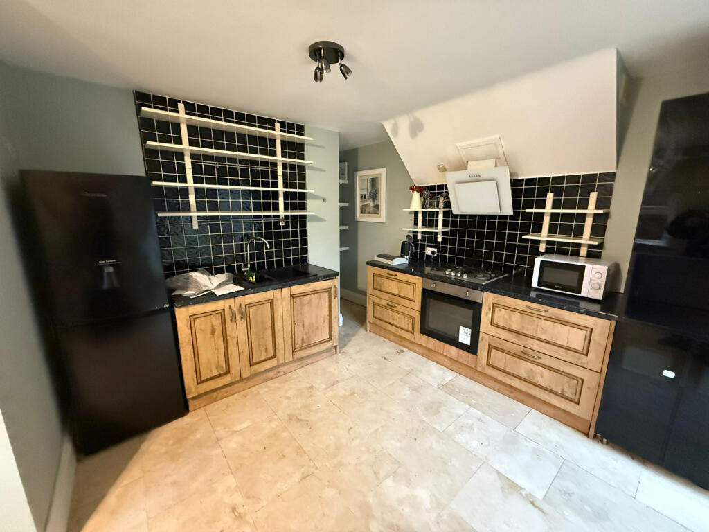 3 bed Semi Detached for rent in Leeds. From Moorland Property Services - Leeds