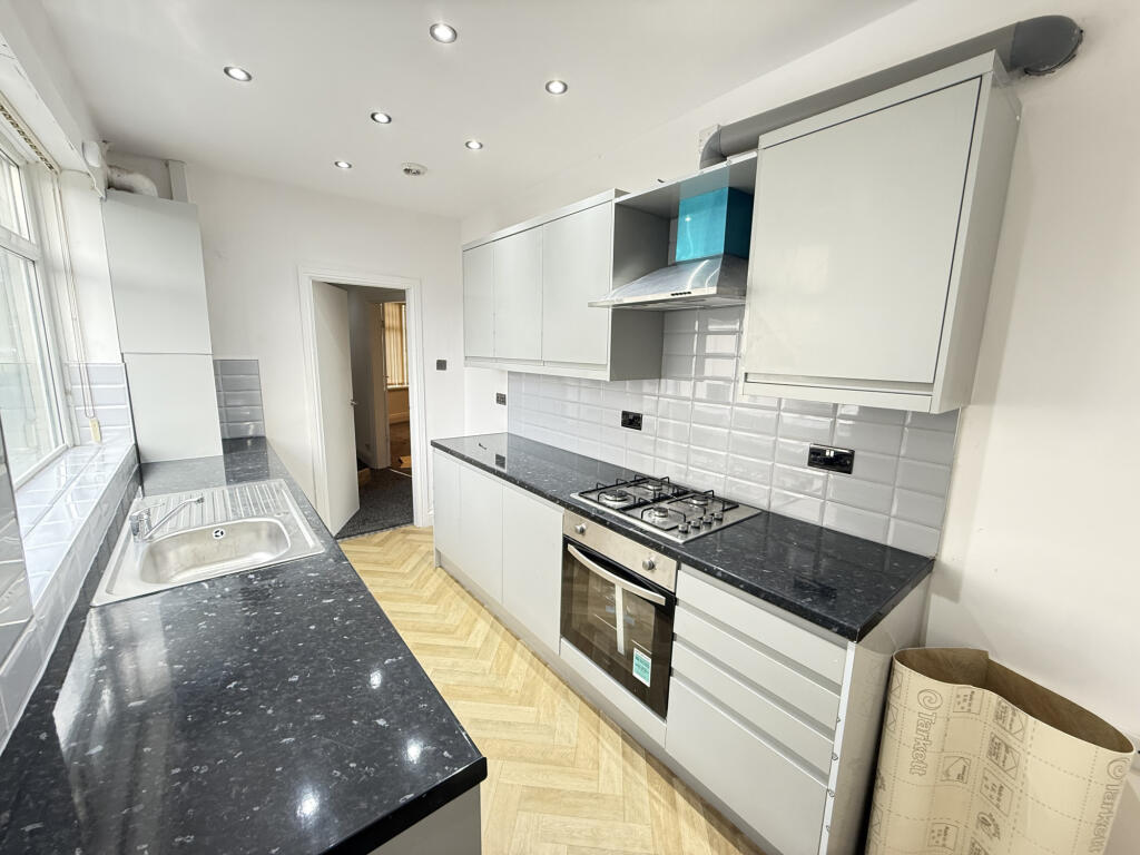 3 bed Semi Detached for rent in Leeds. From Moorland Property Services - Leeds 3 bed Semi Detached for rent in Leeds. From Moorland Property Services - Leeds