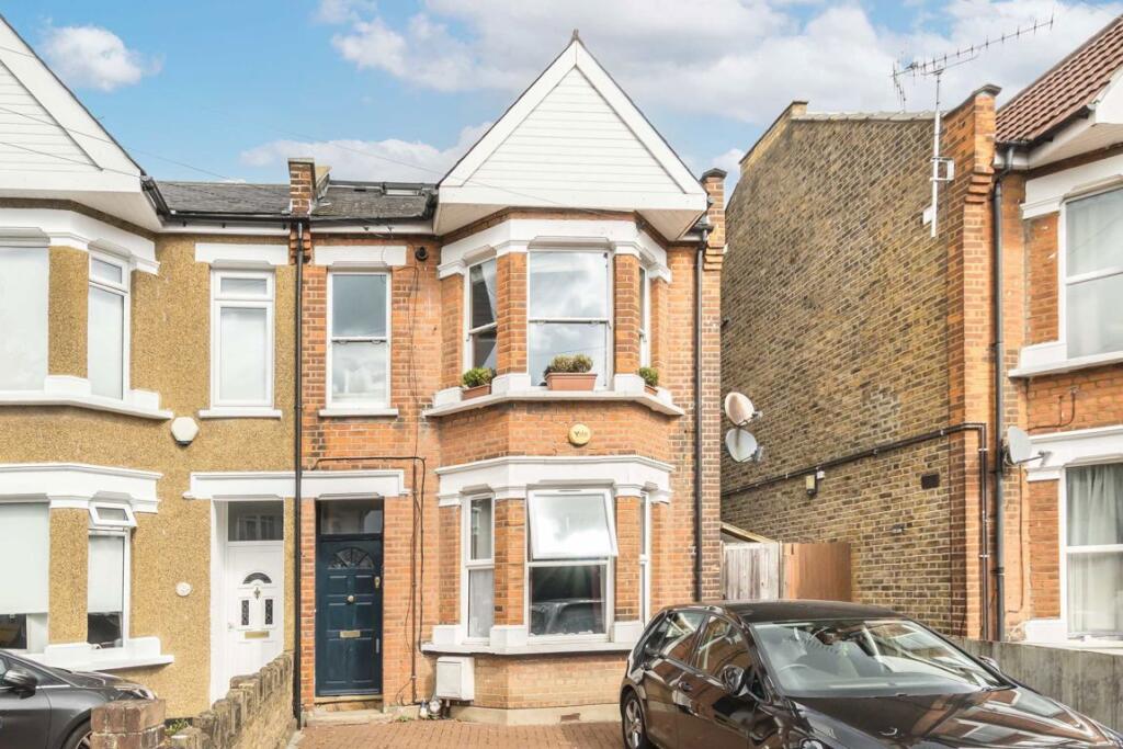 2 bed 1st Floor Flat for rent in Greenford. From Robertson Smith & Kempson - Northfields