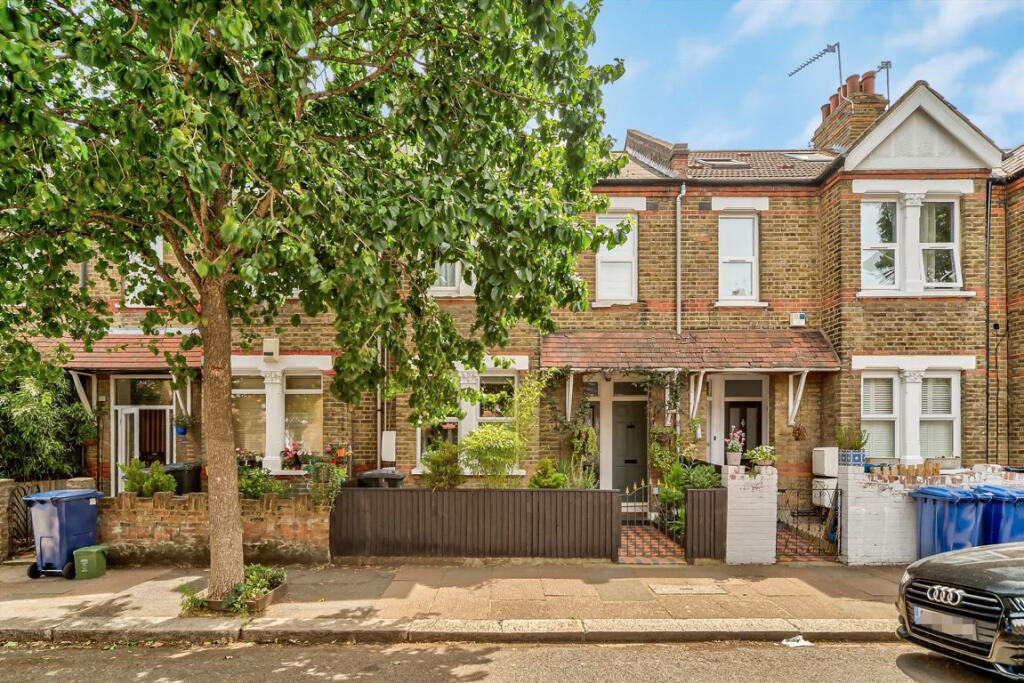 1 bed 1st Floor Flat for rent in Brentford. From Robertson Smith & Kempson - Northfields