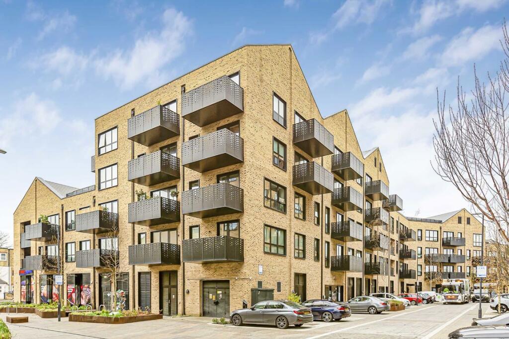 1 bed 1st Floor Flat for rent in . From Robertson Smith & Kempson - Northfields