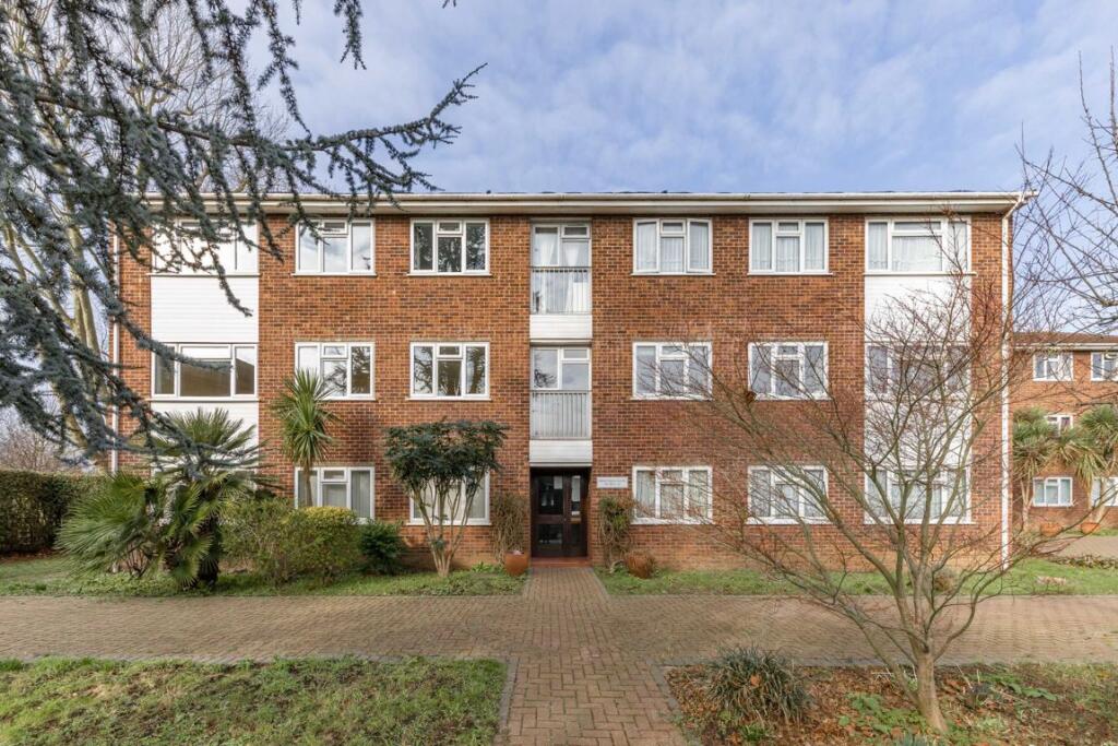 2 bed 1st Floor Flat for rent in Greenford. From Robertson Smith & Kempson - Northfields