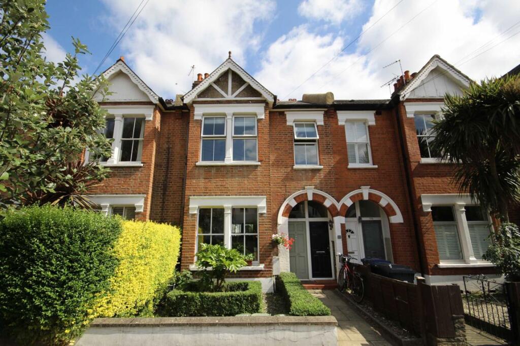2 bed 1st Floor Flat for rent in Brentford. From Robertson Smith & Kempson - Northfields