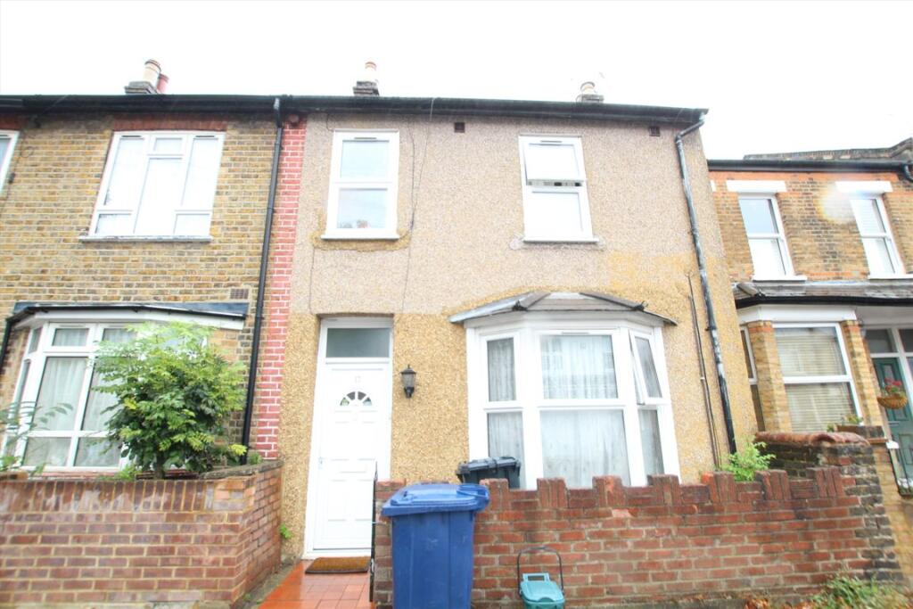 3 bed Detached for rent in Greenford. From Robertson Smith & Kempson - Northfields 3 bed Detached for rent in Greenford. From Robertson Smith & Kempson - Northfields