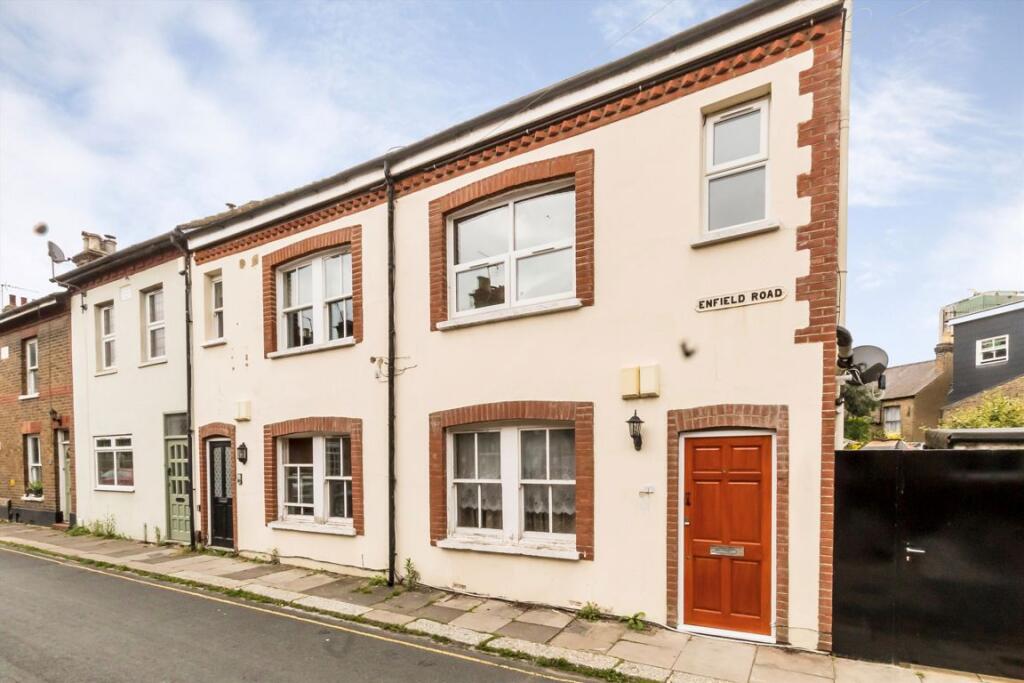 1 bed 1st Floor Flat for rent in Brentford. From Robertson Smith & Kempson - Northfields