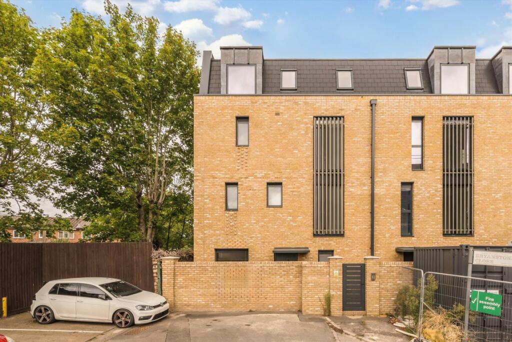 5 bed Detached for rent in Southall. From Robertson Smith & Kempson - Northfields