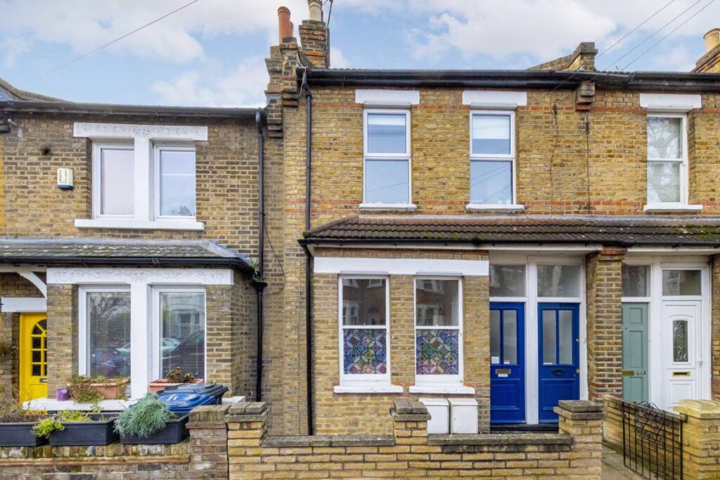 1 bed 1st Floor Flat for rent in Greenford. From Robertson Smith & Kempson - Northfields