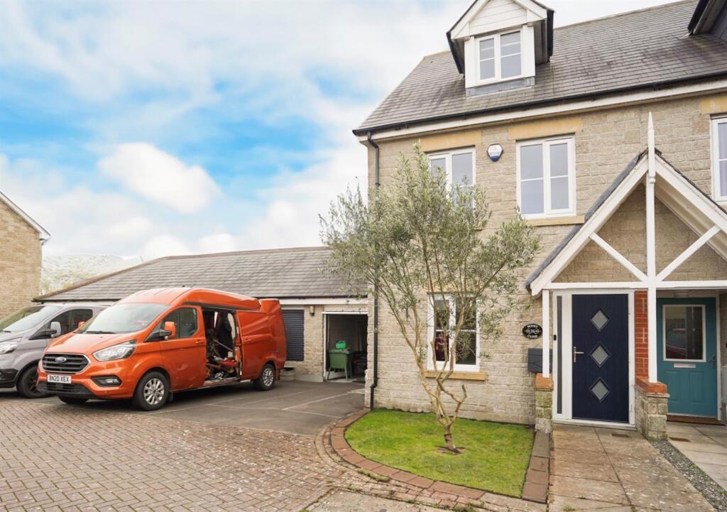 3 bed End of Terrace for rent in Bideford. From Morris and Bott - Bideford 3 bed End of Terrace for rent in Bideford. From Morris and Bott - Bideford