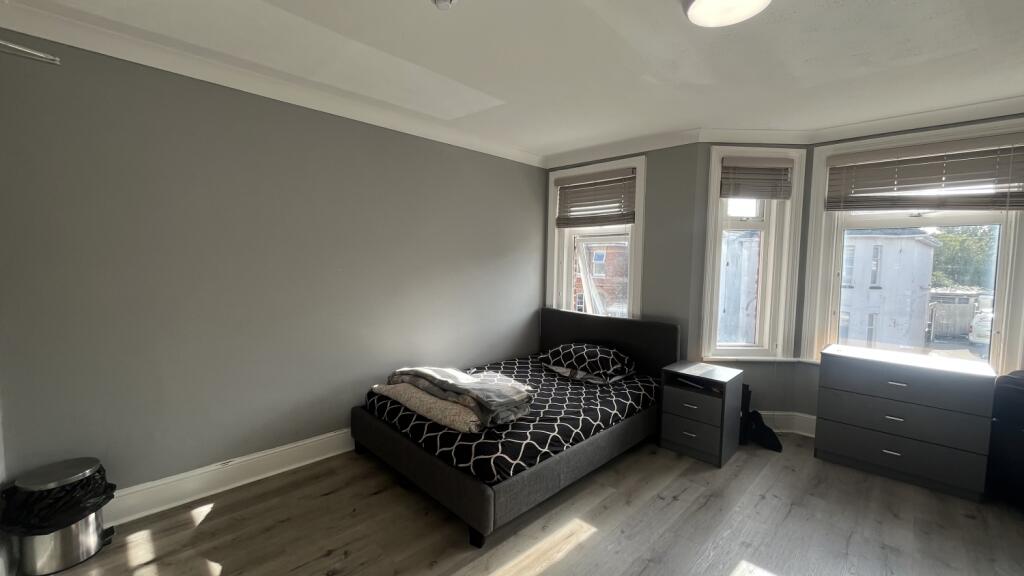 1 bed House Share for rent in Bournemouth. From Move On - Poole