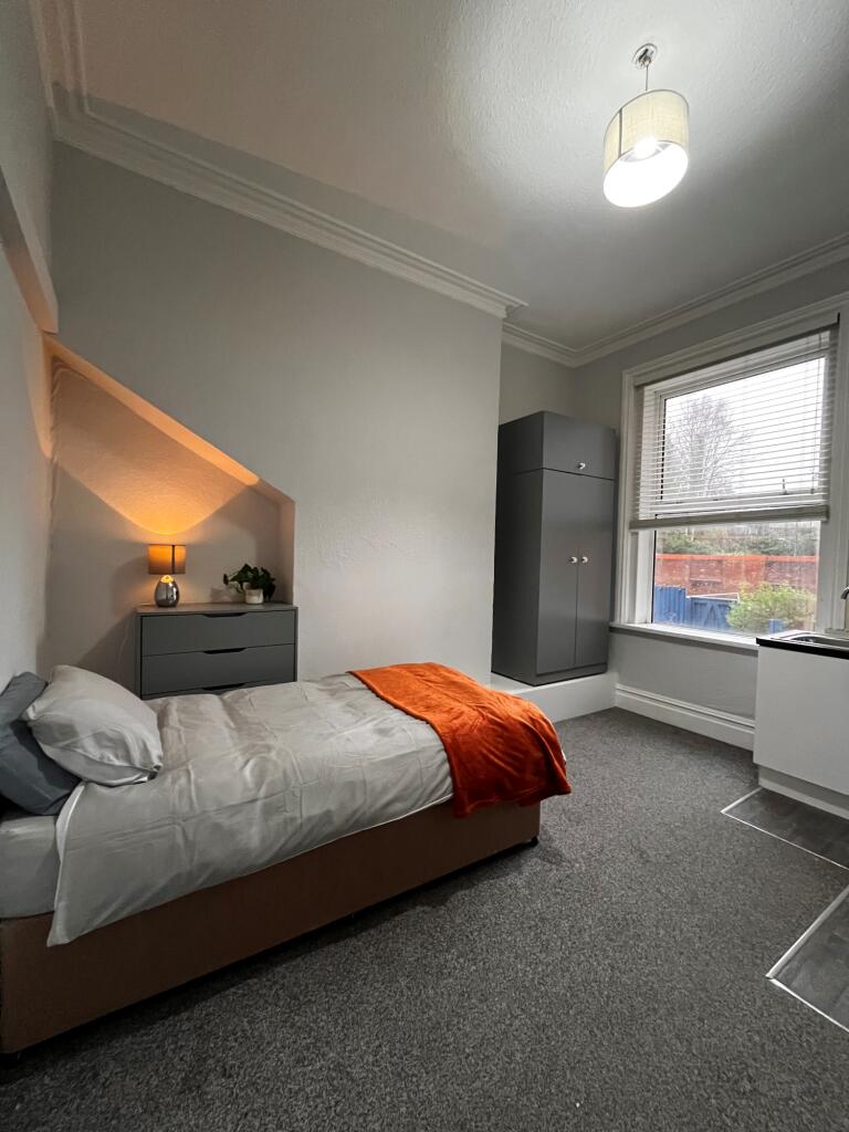 1 bed House Share for rent in Bournemouth. From Move On - Poole