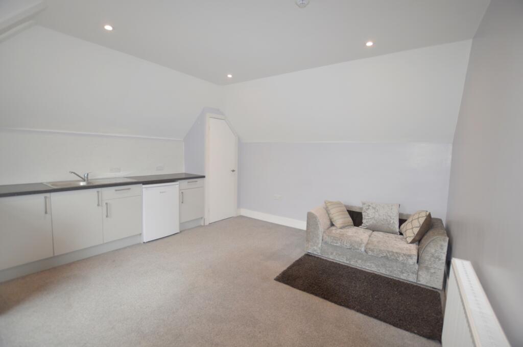 1 bed House Share for rent in Poole. From Move On - Poole