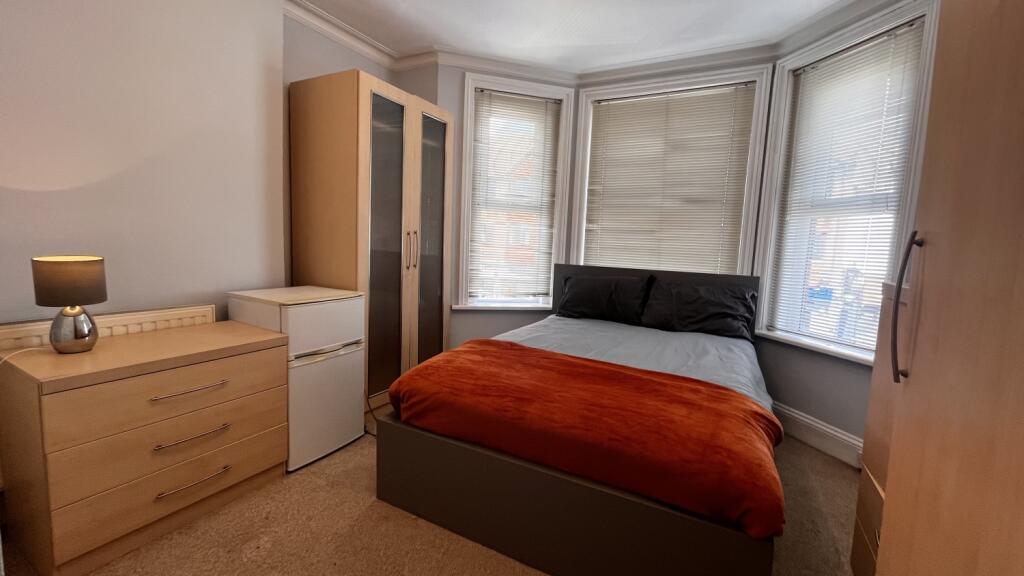 1 bed HMO for rent in Poole. From Move On - Poole