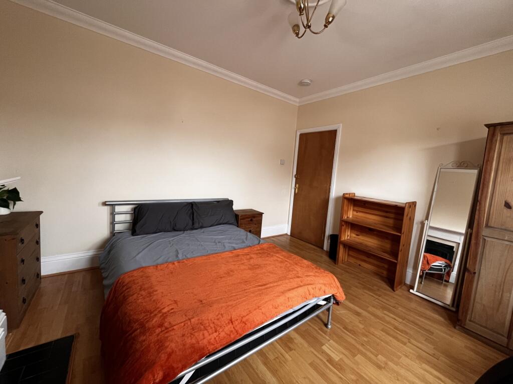 1 bed House Share for rent in Poole. From Move On - Poole