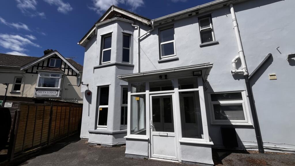 2 bed 1st Floor Flat for rent in Bournemouth. From Move On - Poole