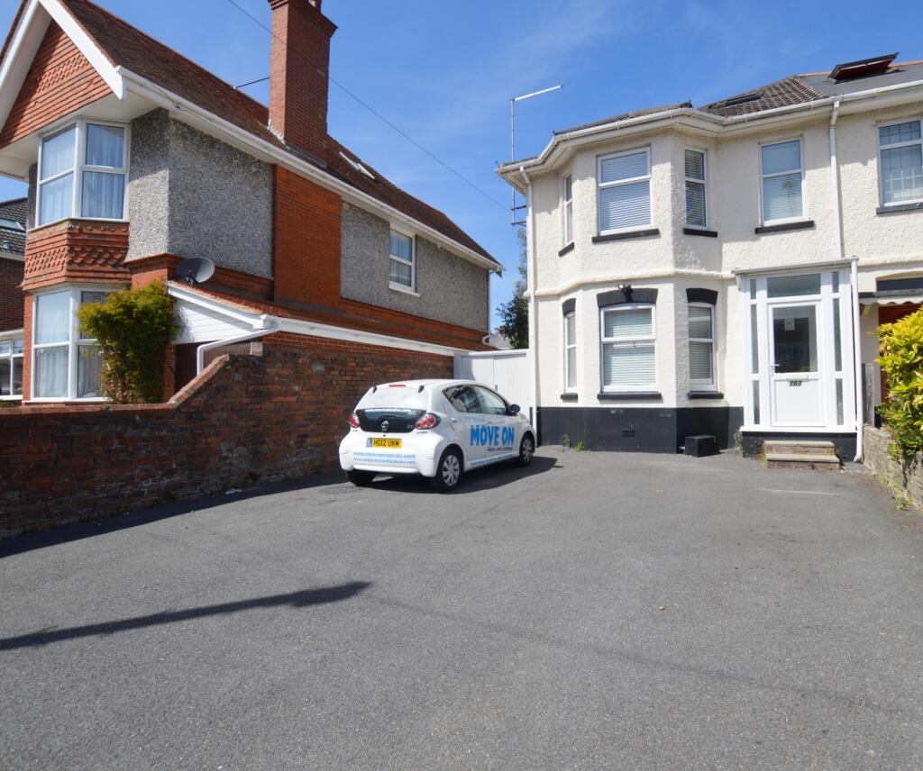 1 bed House Share for rent in Poole. From Move On - Poole