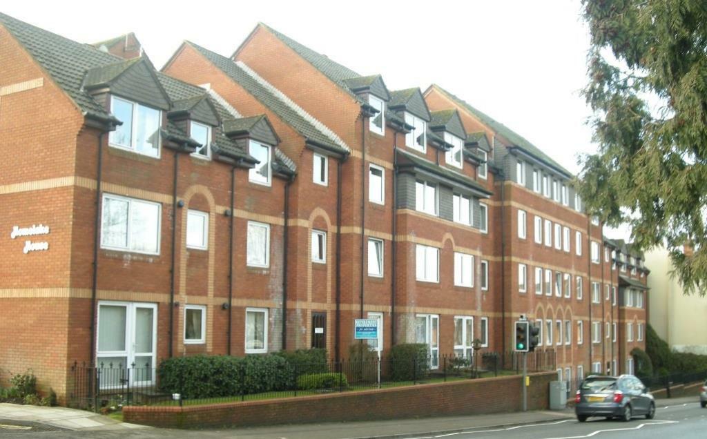 1 bed 1st Floor Flat for rent in Poole. From Move On - Poole