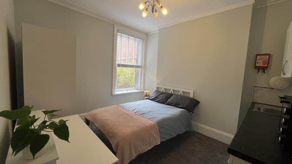 1 bed HMO for rent in Poole. From Move On - Poole