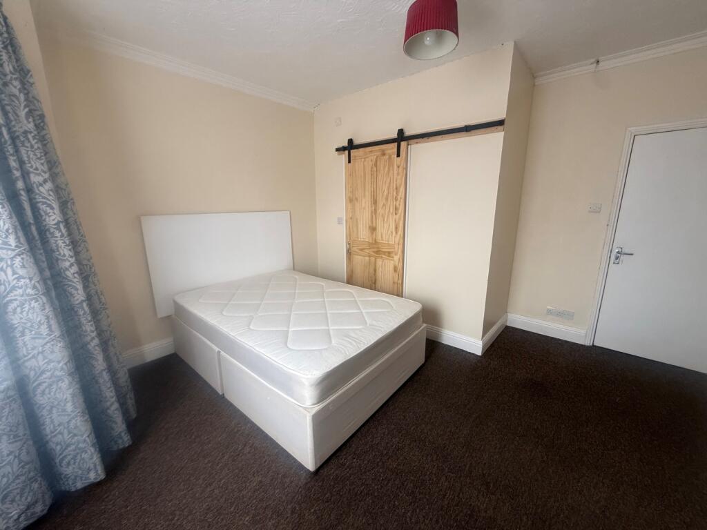 1 bed House Share for rent in Poole. From Move On - Poole