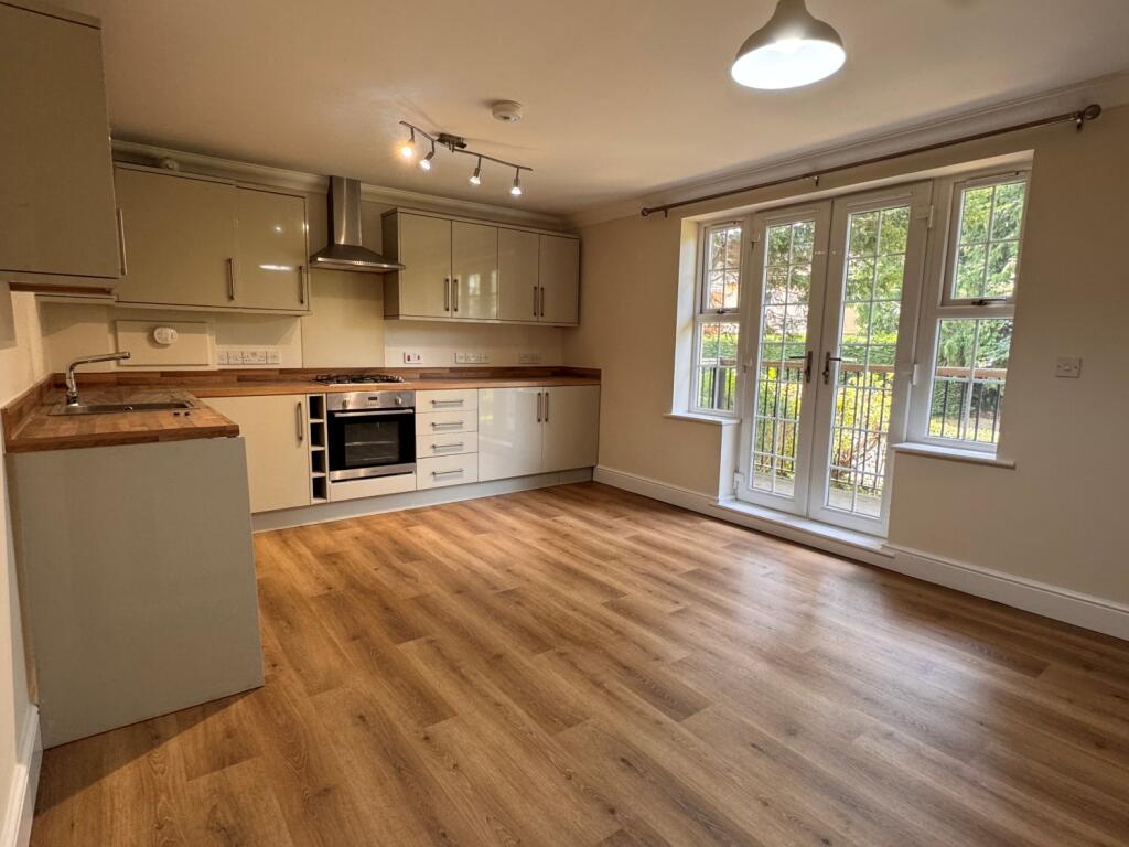 2 bed 1st Floor Flat for rent in Bournemouth. From Move On - Poole