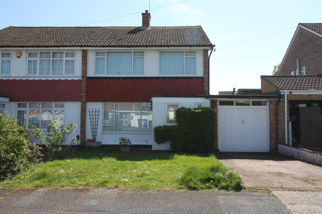 3 bed Semi Detached for rent in Oakley Green. From Evans & Company