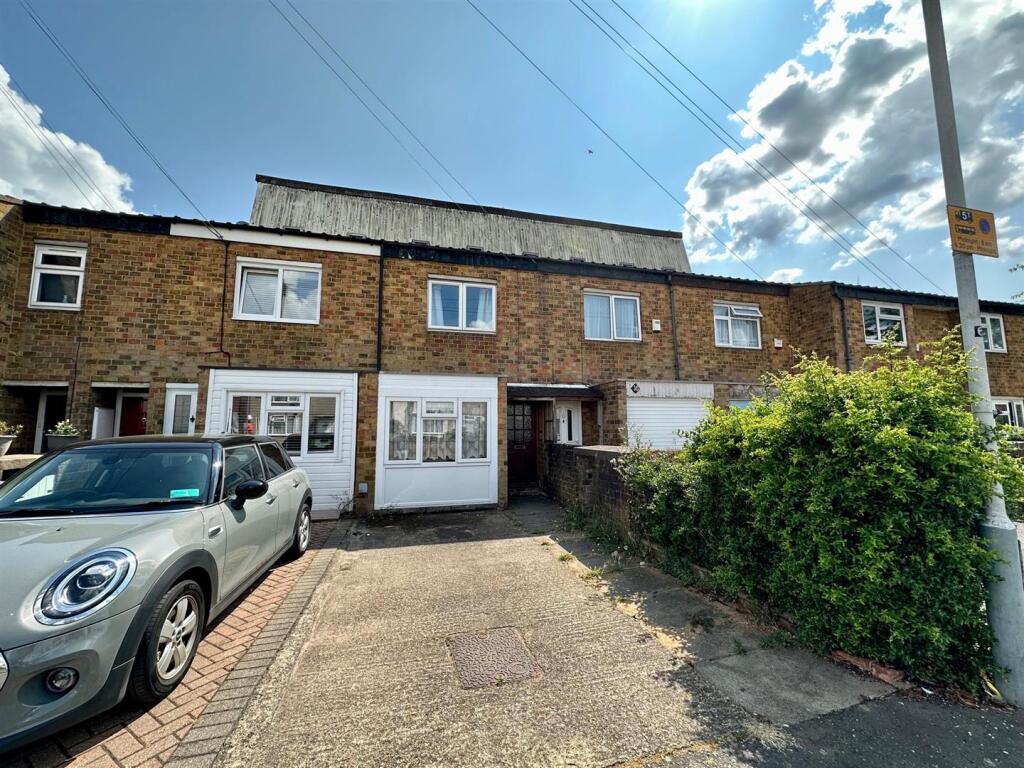 4 bed Town House for rent in Uxbridge. From Evans & Company