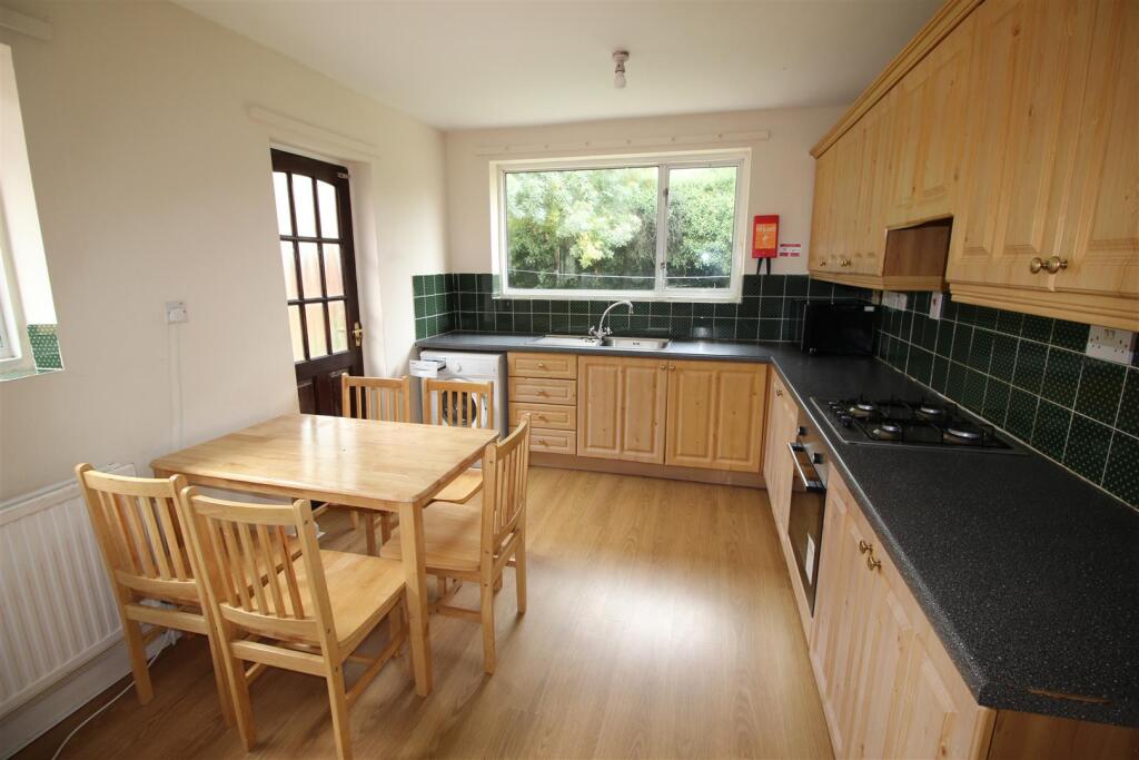 5 bed Semi Detached for rent in Uxbridge. From Evans & Company