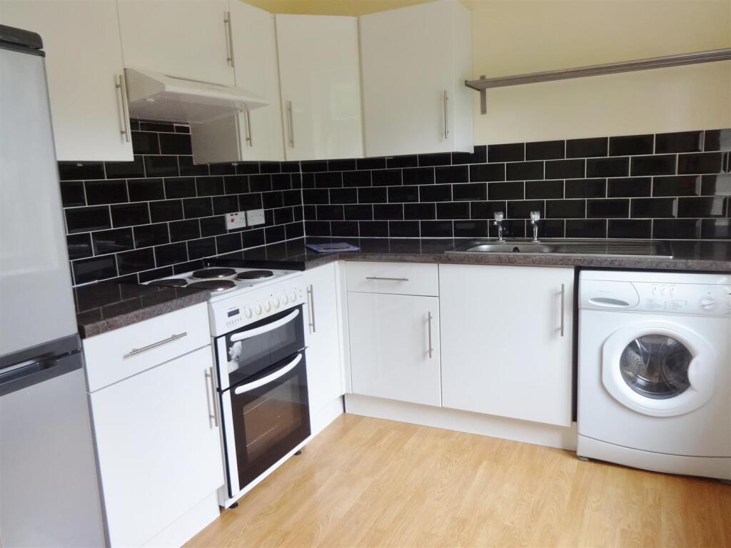 6 bed Semi Detached for rent in Uxbridge. From Evans & Company