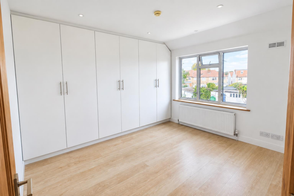 3 bed Mid Terraced House for rent in Greenford. From Evans & Company