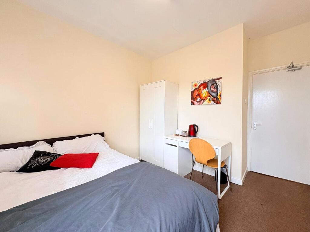 9 bed Annexe for rent in Liverpool. From Move Residential - Mossley Hill