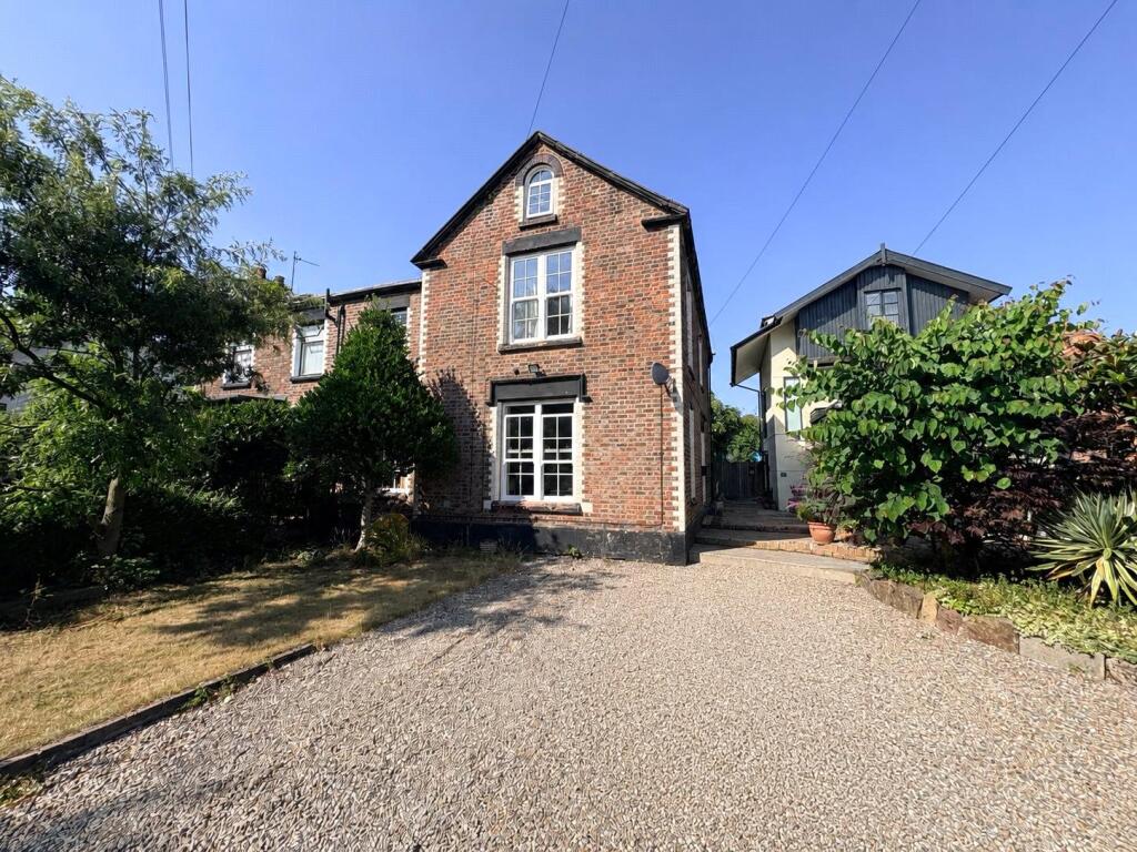 5 bed Semi Detached for rent in Liverpool. From Move Residential - Mossley Hill