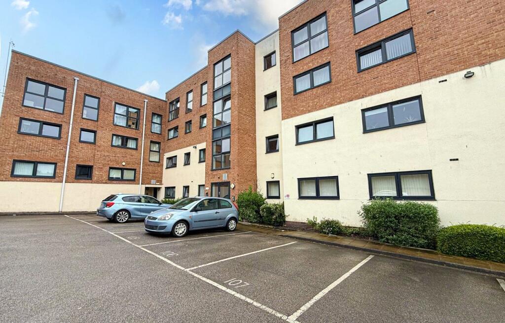 2 bed Apartment for rent in Bebington. From Move Residential - Mossley Hill