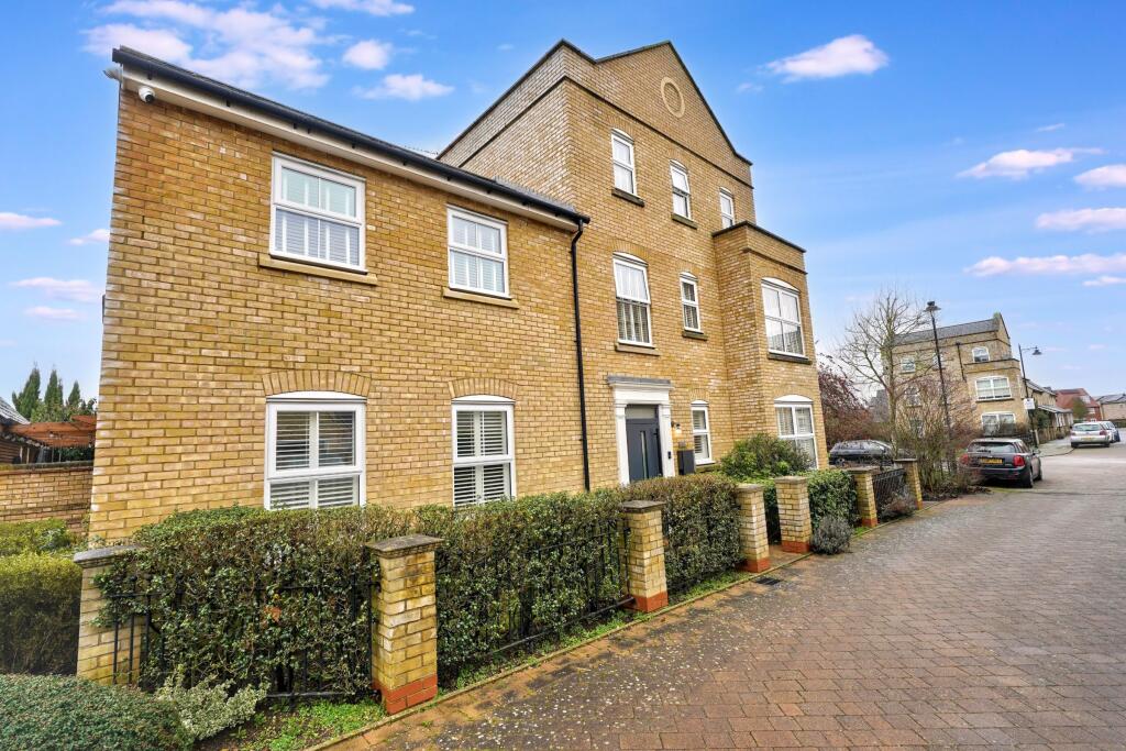 5 bed Detached for rent in Stansted Mountfitchet. From Murdochs Property Shop - Stansted 5 bed Detached for rent in Stansted Mountfitchet. From Murdochs Property Shop - Stansted
