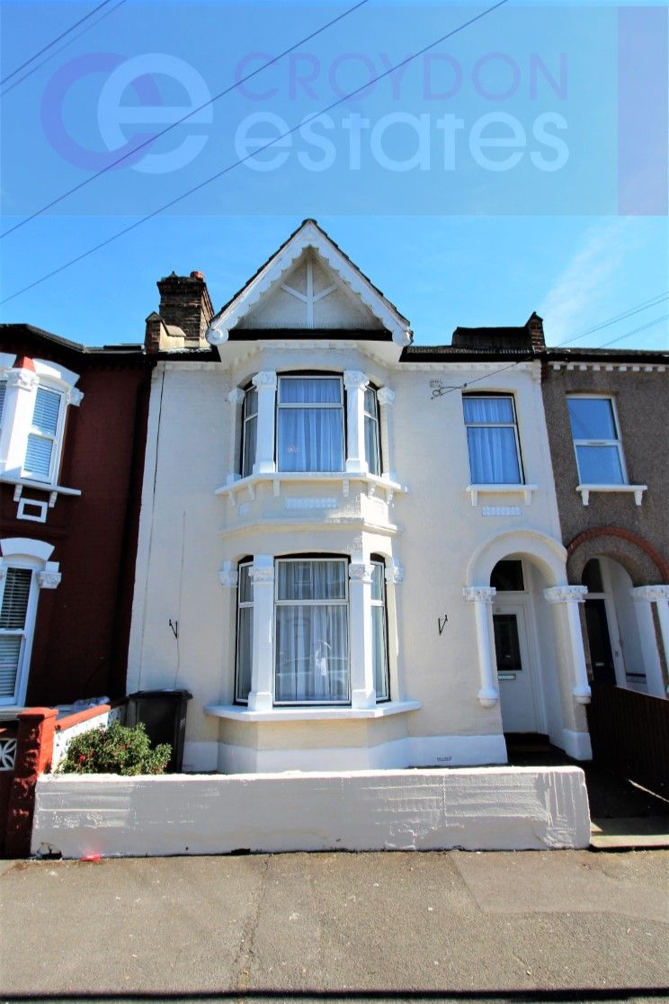 4 bed Mid Terraced House for rent in Croydon. From Croydon Estates 4 bed Mid Terraced House for rent in Croydon. From Croydon Estates