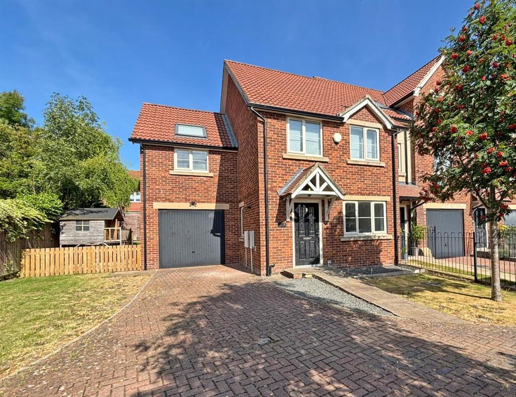 4 bed End of Terrace for rent in Harrogate. From Nicholls Tyreman - Harrogate