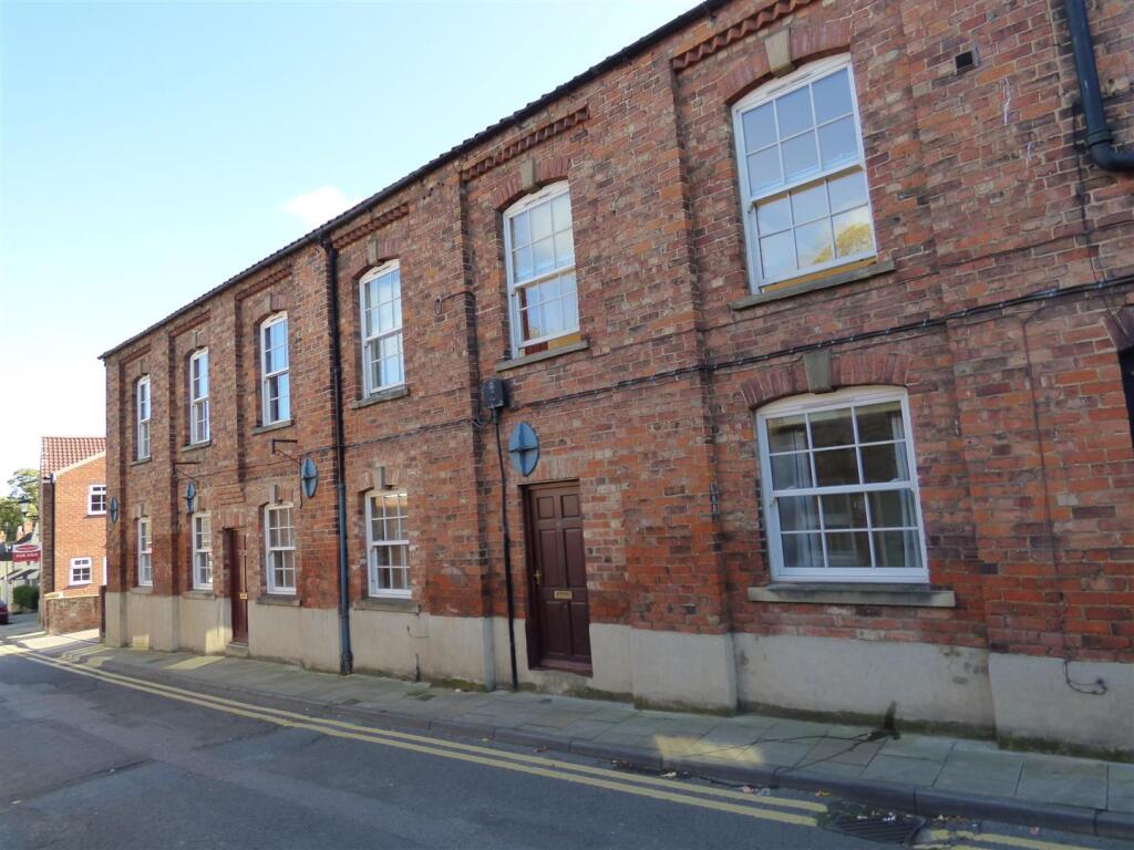2 bed Mid Terraced House for rent in Bedale. From Norman F. Brown - Bedale