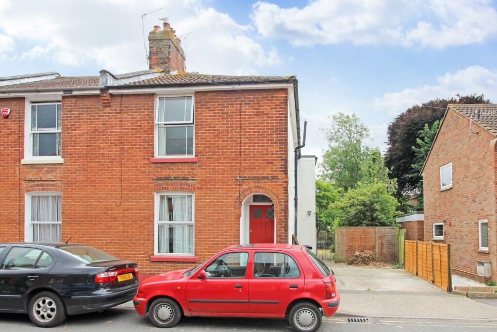 5 bed End Terraced House for rent in Canterbury. From Regal Estates - Canterbury