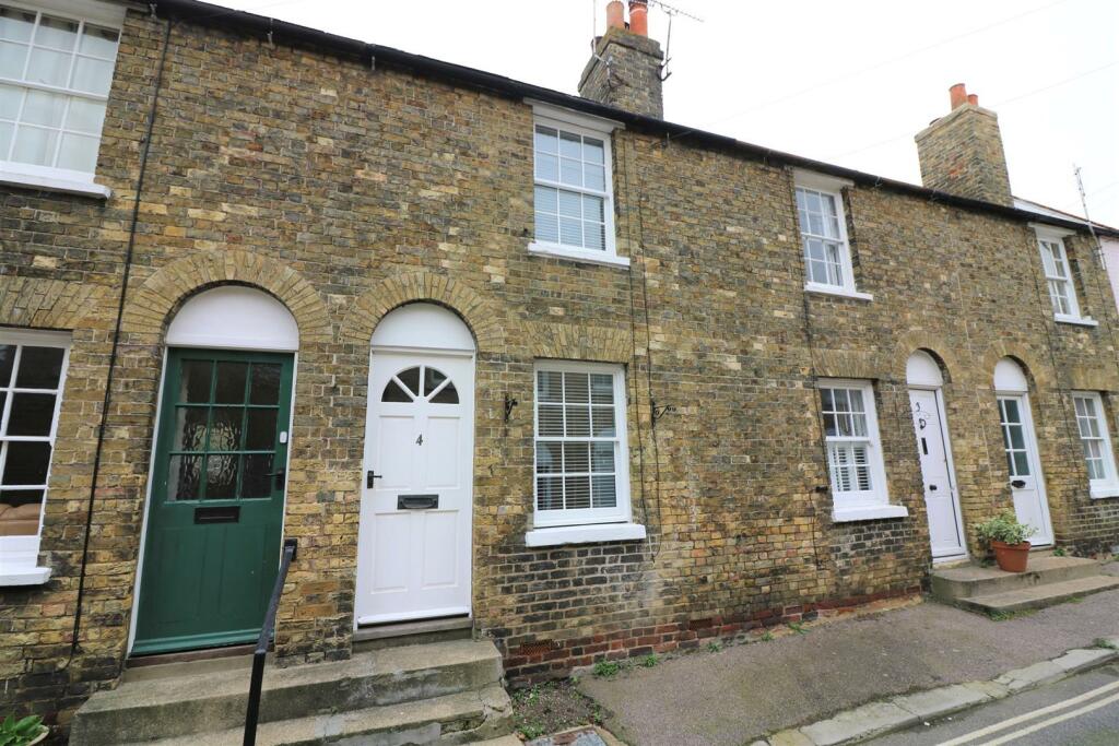 2 bed Mid Terraced House for rent in Sandwich. From Regal Estates - Canterbury
