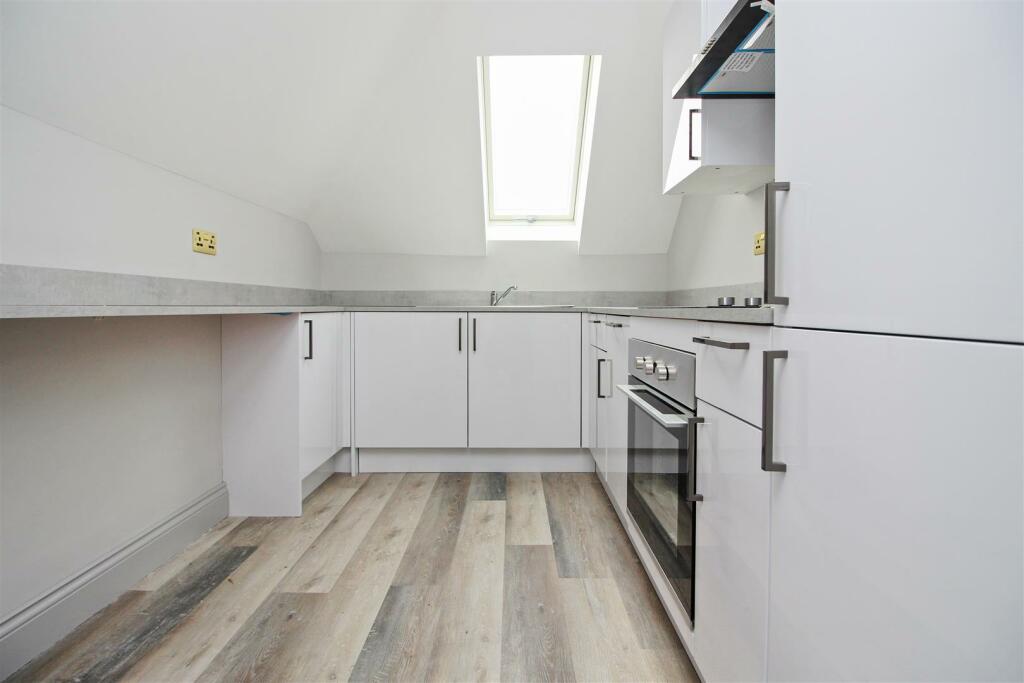 1 bed Penthouse for rent in Canterbury. From Regal Estates - Canterbury