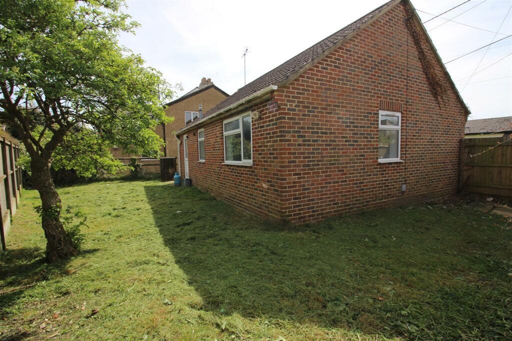 2 bed Bungalow for rent in Canterbury. From Regal Estates - Canterbury