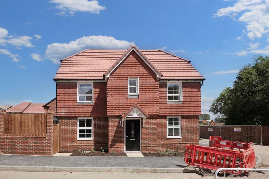 4 bed Detached House for rent in . From Regal Estates - Canterbury