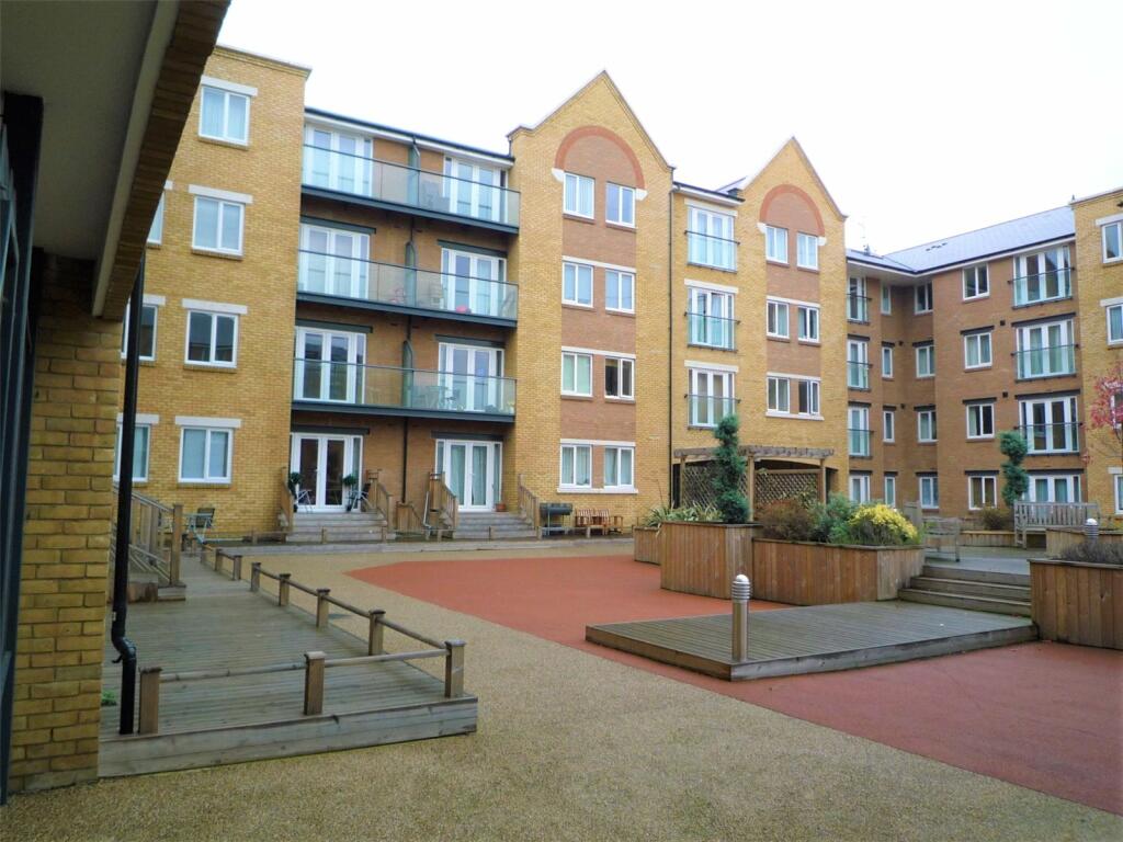 2 bed Apartment for rent in Gravesend. From Balgores Kent Ltd. - Gravesend Sales