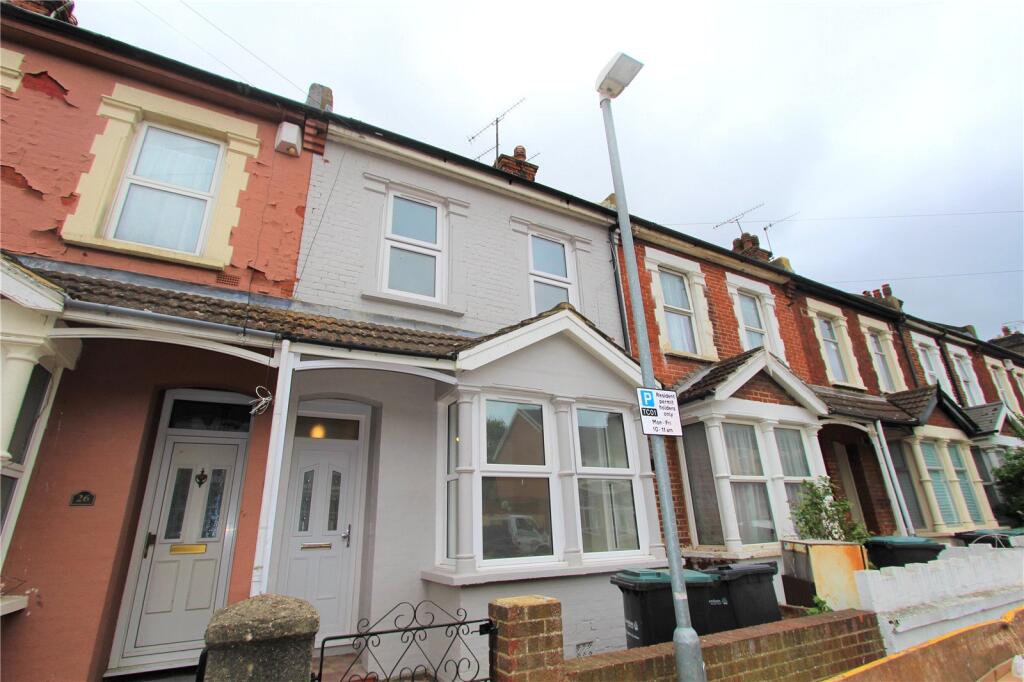 3 bed Mid Terraced House for rent in Gravesend. From Balgores - Gravesend