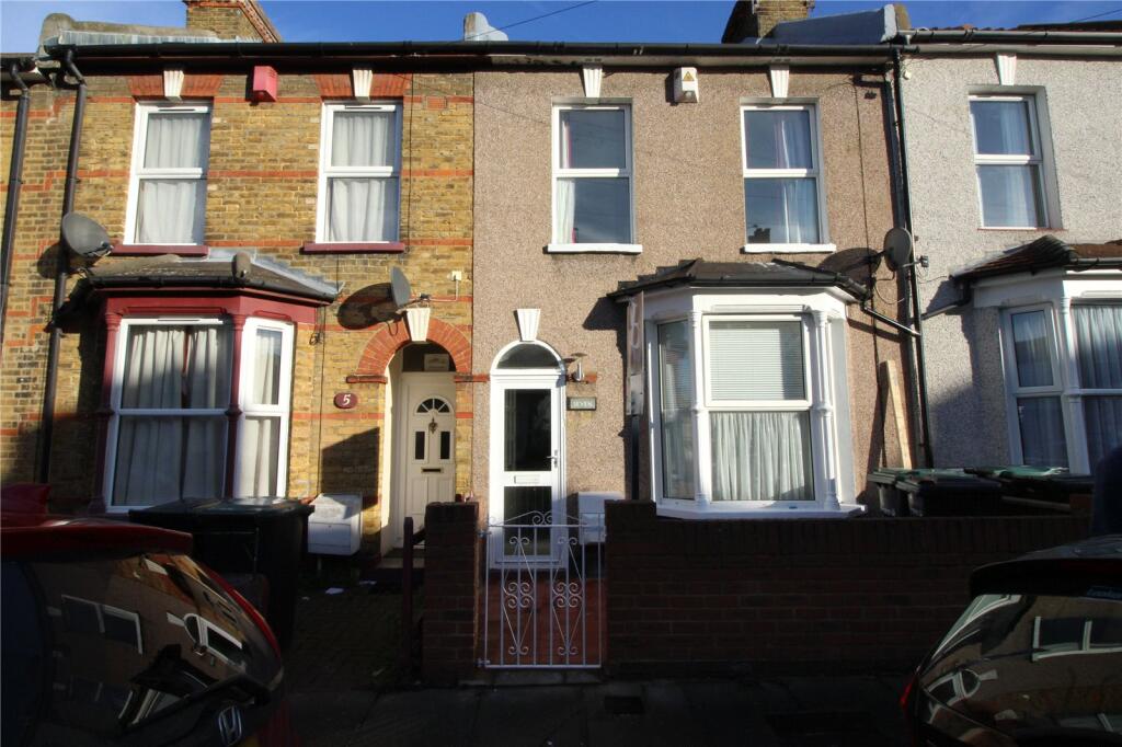 2 bed Mid Terraced House for rent in Northfleet. From Balgores - Gravesend