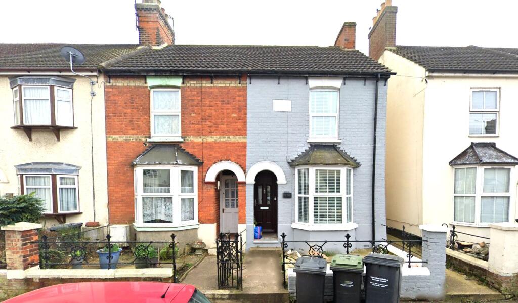 3 bed Mid Terraced House for rent in Snodland. From Balgores - Gravesend 3 bed Mid Terraced House for rent in Snodland. From Balgores - Gravesend