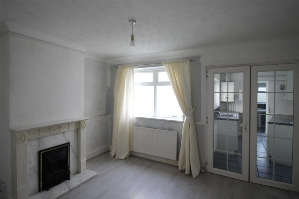 2 bed Mid Terraced House for rent in Gravesend. From Balgores - Gravesend