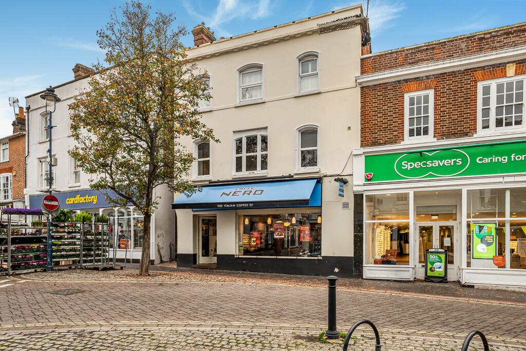 2 bed 1st Floor Flat for rent in Alton. From Northwood - Basingstoke