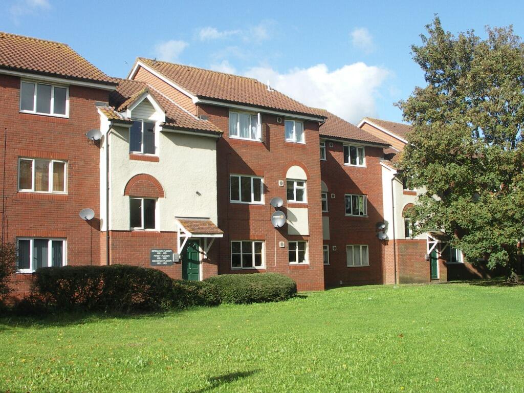 4 bed Studio for rent in Basingstoke. From Northwood - Basingstoke