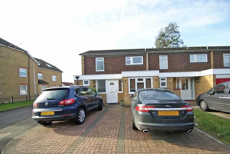 3 bed Semi-Detached House for rent in Romford. From Balgores Lettings Ltd - Romford